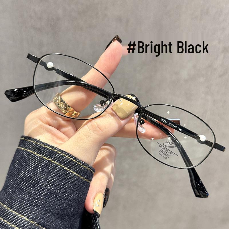 Women's Super Light Oval Frame Gold Glasses for Myopia, Prescription-Ready, Ideal for Small Faces.