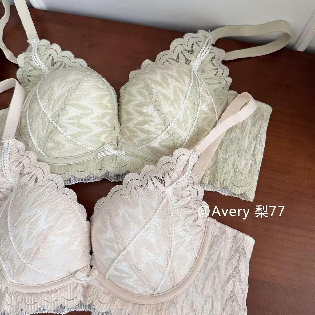 French pure lace sexy women without steel ring, double breasts, anti-sagging bra cover set burst