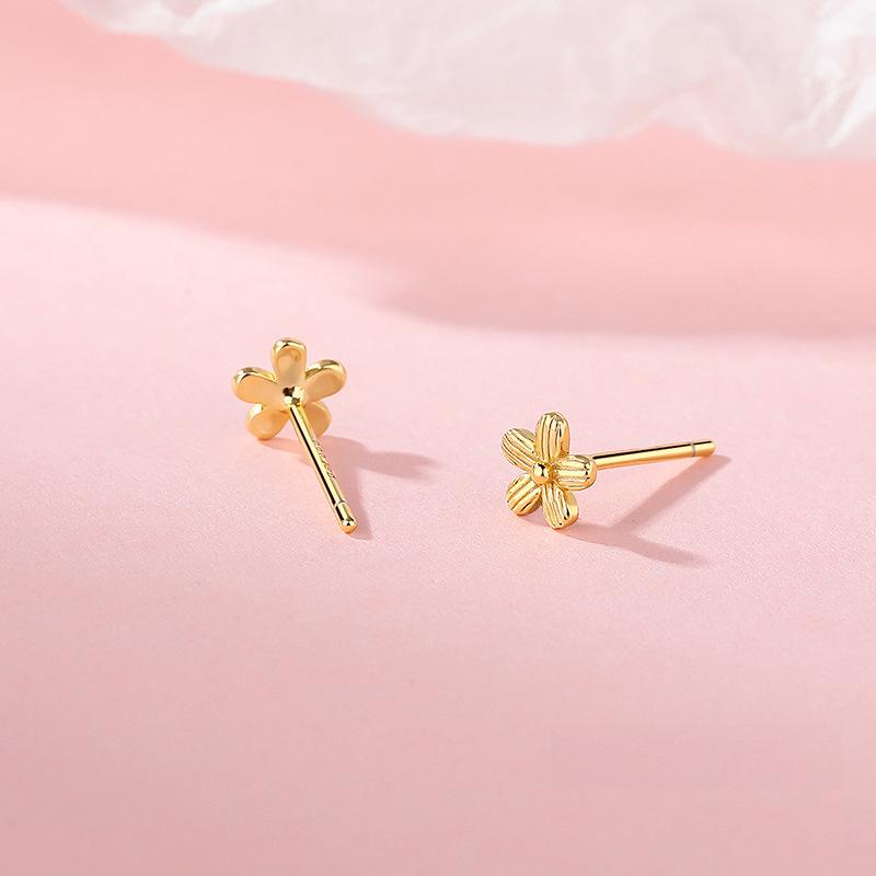 Forest-style Small Flower Earrings for Women Mini Earrings for Students To Raise Ear Piercings and Cute Earrings