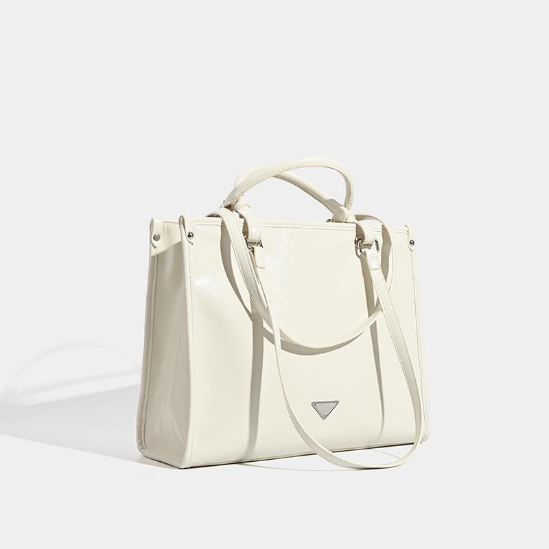 Large Capacity Hand-held Shoulder Bag for Women Japanese College Style New High End and Versatile Simple Black Commuting Tote Bag