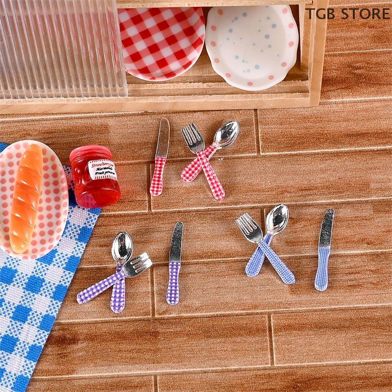Набір із 3 мініатюрних кухонних іграшок для лялькового будиночка, трисекційний набір виделок і ложок зі сплаву в клітинку, модель, декор для дому, іграшка для гри дітей, прикраси, подарунки