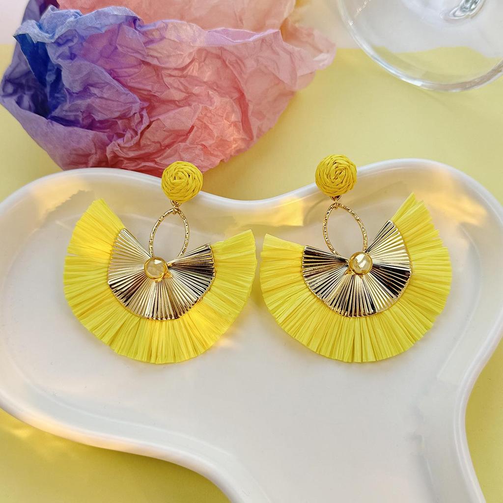 Bohemian Fan-shaped Tassel Earrings: Retro Handmade Raffia Studs for Women