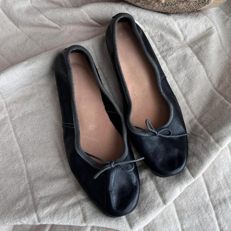 Sheepskin version with skirt, ballet shoes, round head bow, genuine leather shoes, retro shallow mouth flat-soled single shoes for women