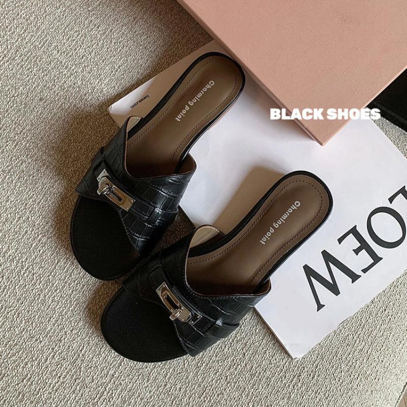 

Summer versatile one-word women s shoes wear French retro flat-bottomed slippers one-foot lazy shoes vacation with skirts 39 чёрный