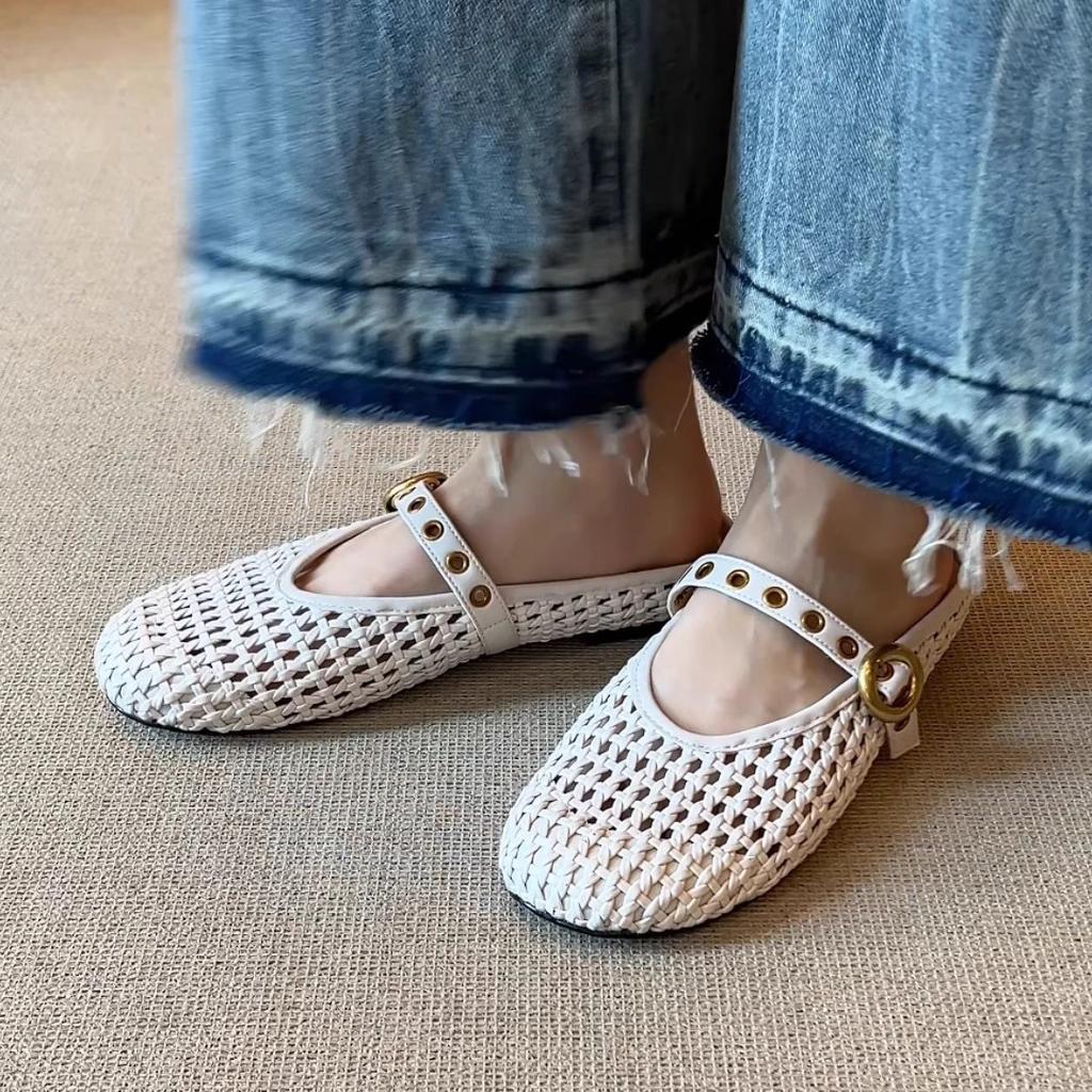 3.5Cm versatile round head woven hollow shallow mouth word with metal buckle French outer wear low heel bag head cool slippers