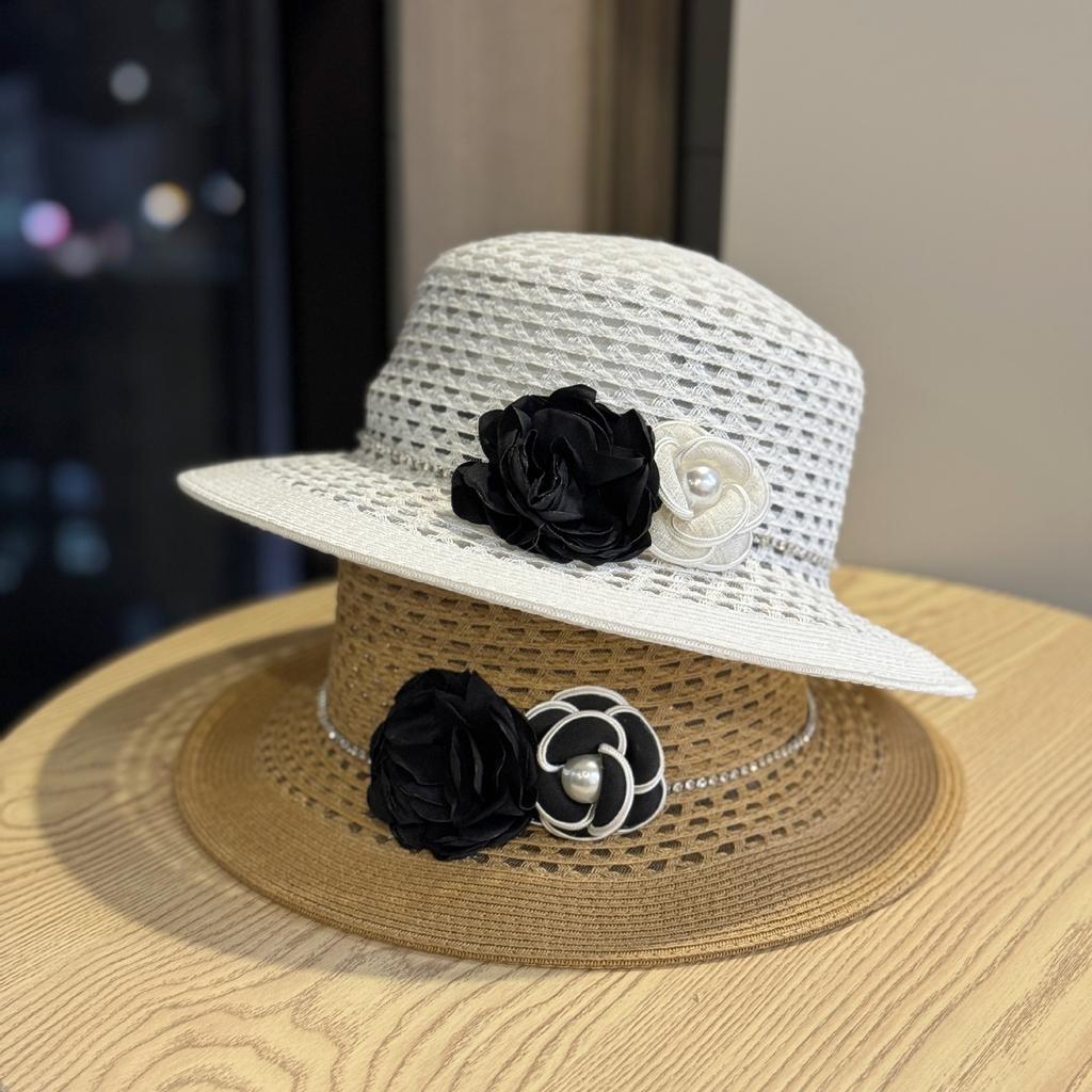 Seaside beach vacation elegant flower flat top straw hat wide brim sun hat light breathable pearl top hat tide