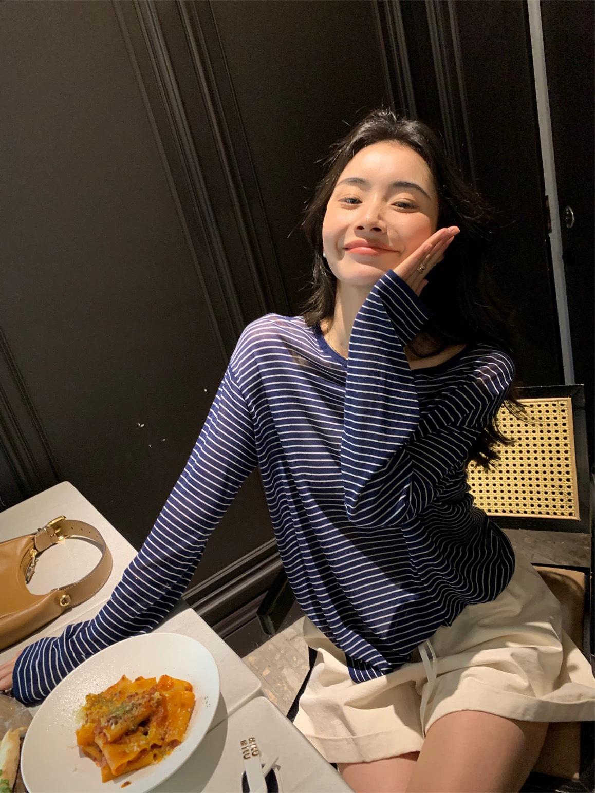 

Женская легкая трикотажная футболка из тенселя в корейском стиле в полоску - Свободный крой, Круглый вырез, Защита от солнца для весны/осени Large