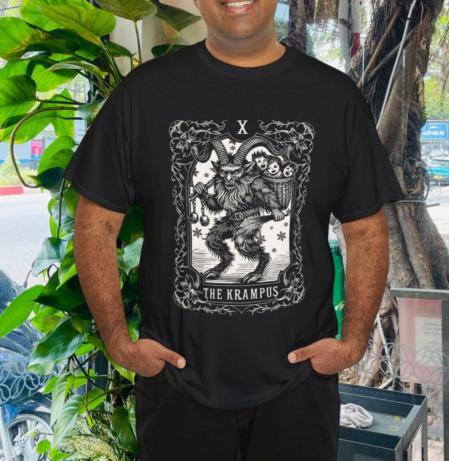 

Крампус Дизайн Таро Рождественский Сезон Злой Пижама Рождественская Футболка M