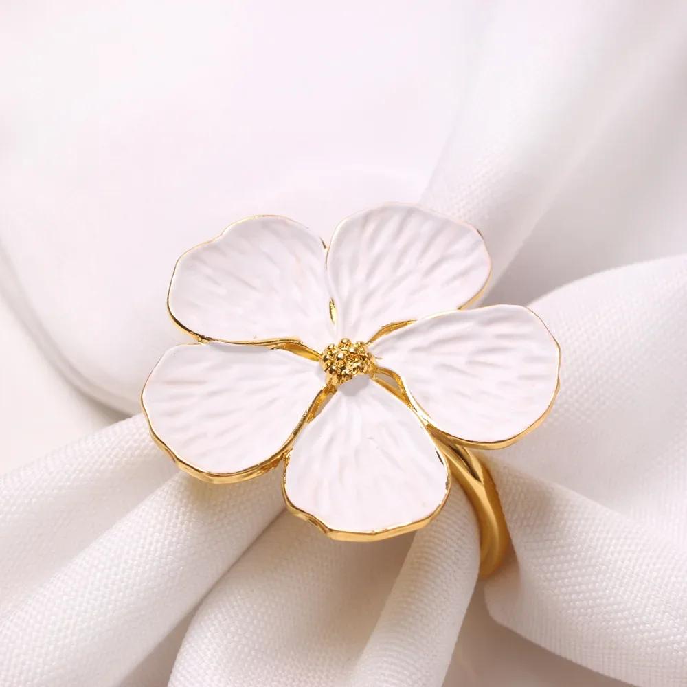 

4PCS Napkin Rings Flower Types Decoration Napkin Holder Plum Blossom Napkin Buckle for Hotel Parties Feast Dining Table