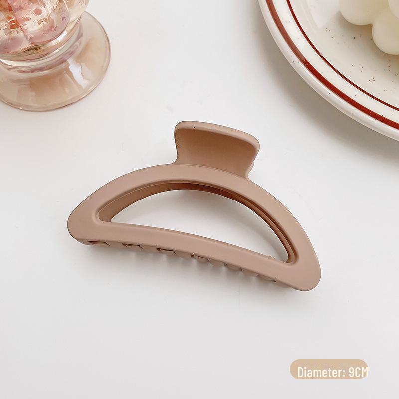 Versatile Milk Coffee Hair Clip: Large, Simple Shark Design for Women