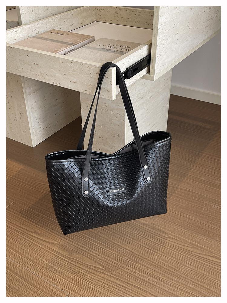 Women's 2026 Summer Trendy Large Capacity Versatile Shoulder Bag - Stylish Fashion Tote