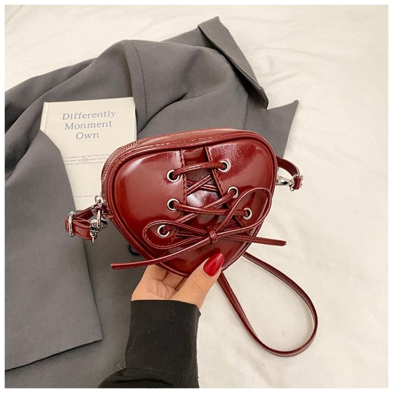 

Niche design mini love messenger bag women s spring and summer lady ballet style versatile shoulder bag tide красный