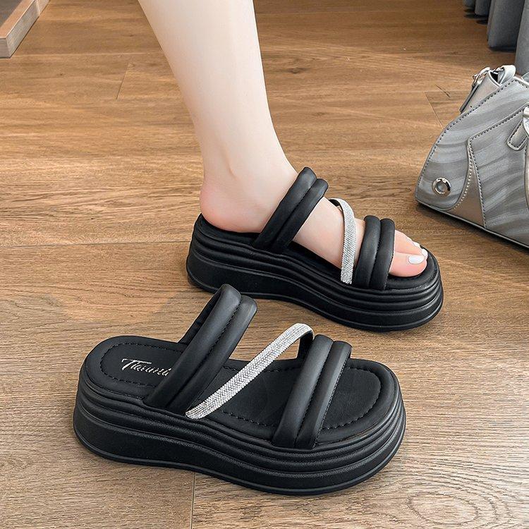 2024 Spring and Summer New Korean Version of Muffin Tide with Cool Slippers High Sense Fashion Thick Bottom Wedge Casual Sandals Women