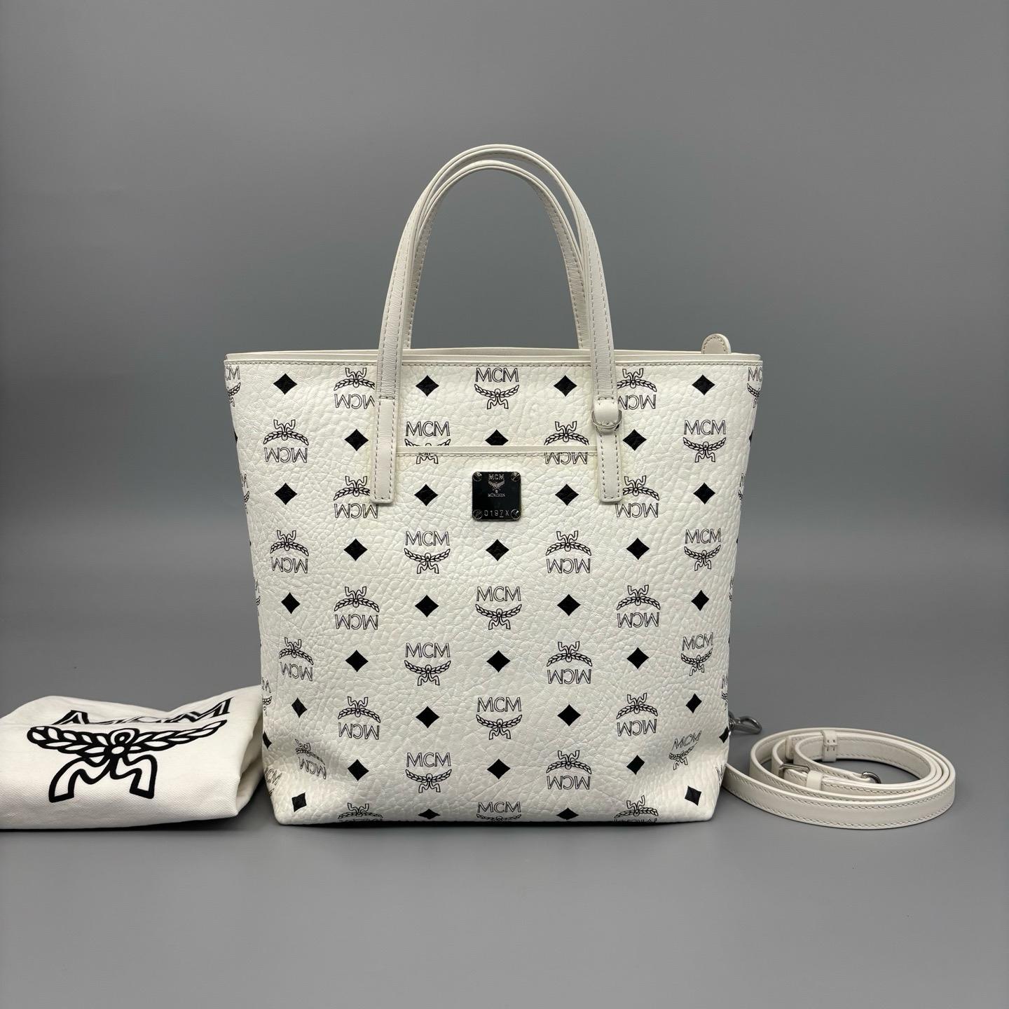 [Pre-Owned] White Coated Canvas Small Tote Bag - Very Good #FKABGI ONE SIZE
