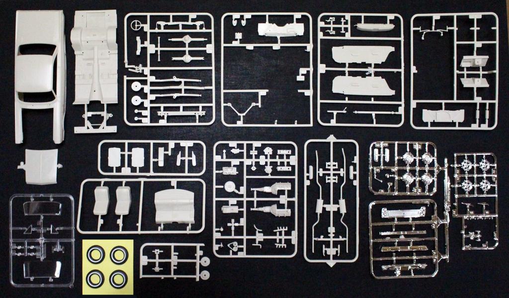Mobius Model 1965 Mercury Comet Cyclone Plastic Model 1/25