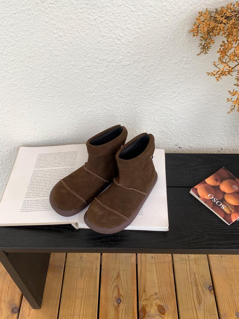 

Round head short boots women s 2025 autumn and winter new flat bottom low heel versatile short bare boots Korean cow velvet Martin boots 39 темно-коричневого