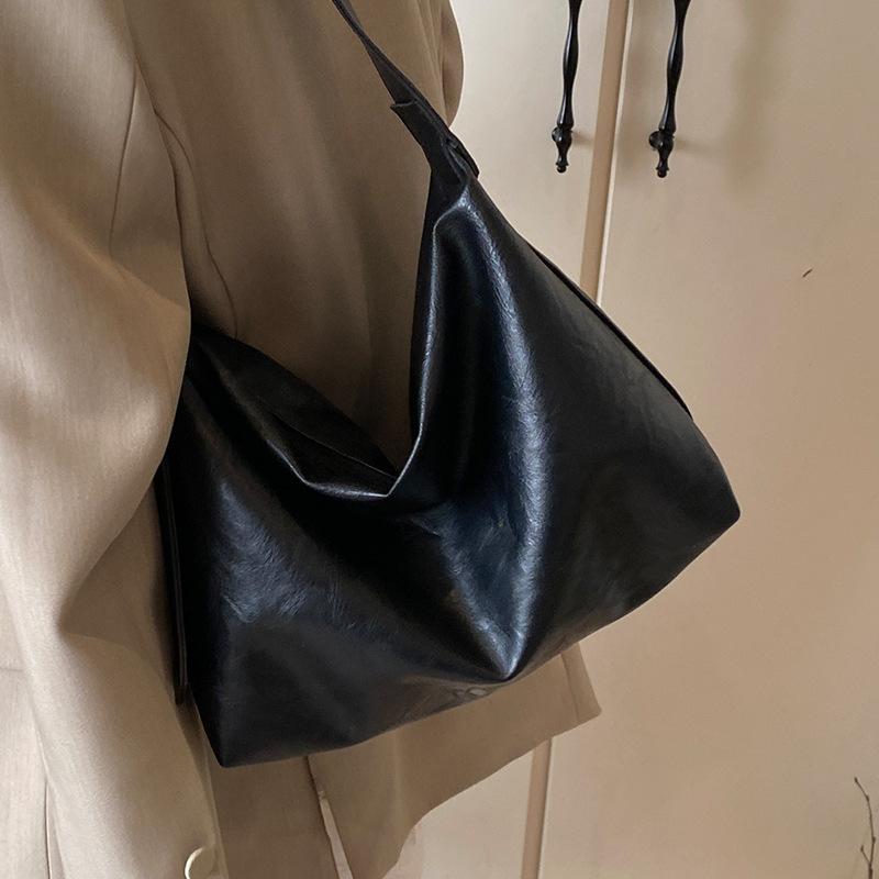 Large Capacity Commuting Bag for Women New Fashion Retro Soft Pitot Bag Autumn and Winter Trendy Broadband Crossbody Bag