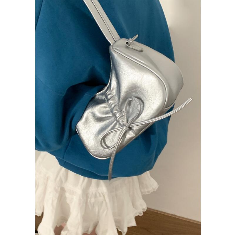 

Niche pleated underarm bag women s bag 2025 spring new fashion commuter shoulder bag premium messenger bag серебряный