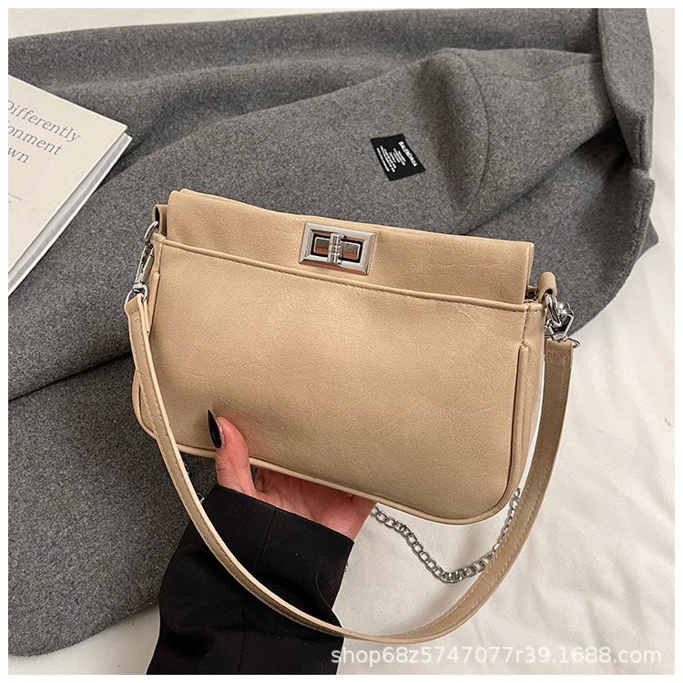 Fashion 2025 new niche design stray bag niche high sense messenger versatile commuter bag shoulder armpit bag