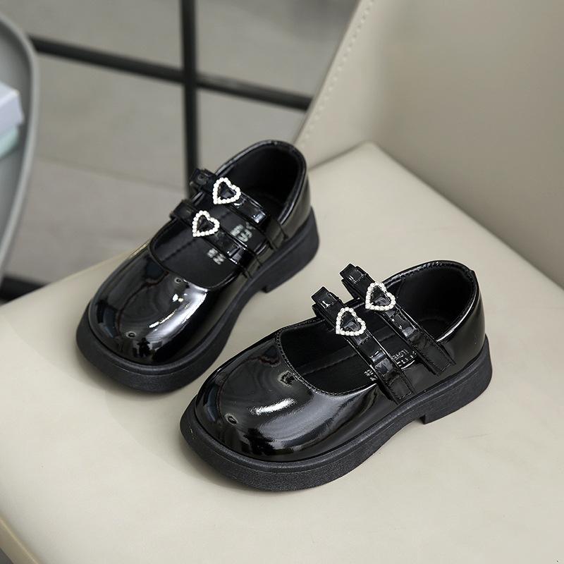 Spring and Autumn New Fashion Love Comfortable Soft Sole Leather Shoes