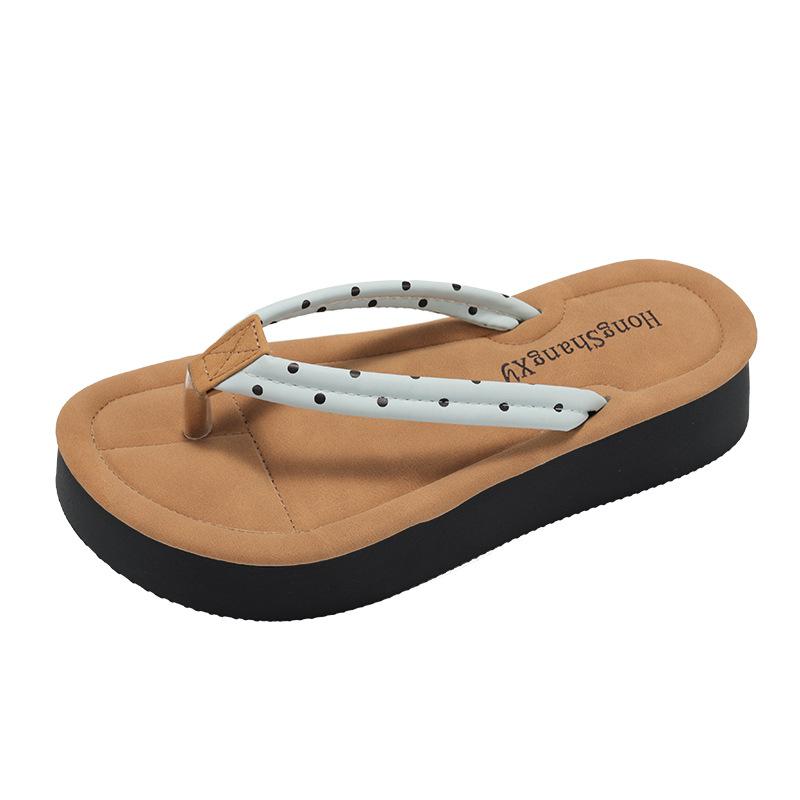 Internet celebrity explosion retro black thick bottom flip-flops women 2025 new summer wear with skirt high-end sandals