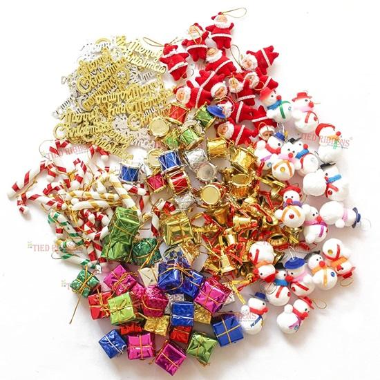 Christmas Tree 5 Feet with Led Light 100 Decoration Props Hanging Ornaments for Office Table Artificial Xmas Tree Decor Items for Home