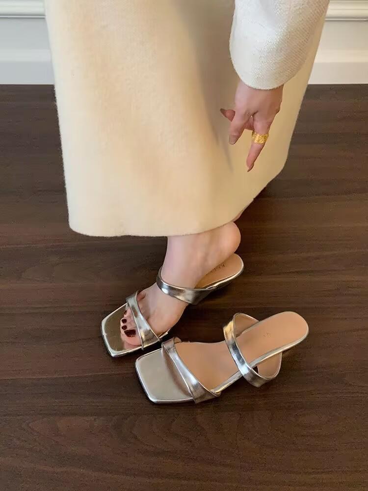 

French square head open-toed cool slippers 2025 summer new outer sandals soft-soled wedges square head one-character sandals 35