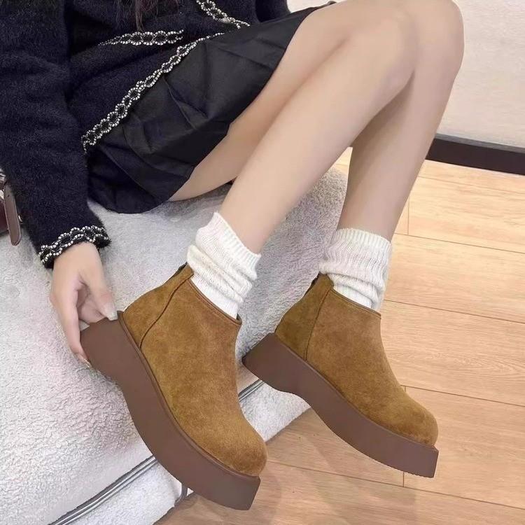 Thick-soled Winter Snow Boots Women's 2025 New Round Head Fleece Short Boots Muffin Back Zipper British Cotton Shoes