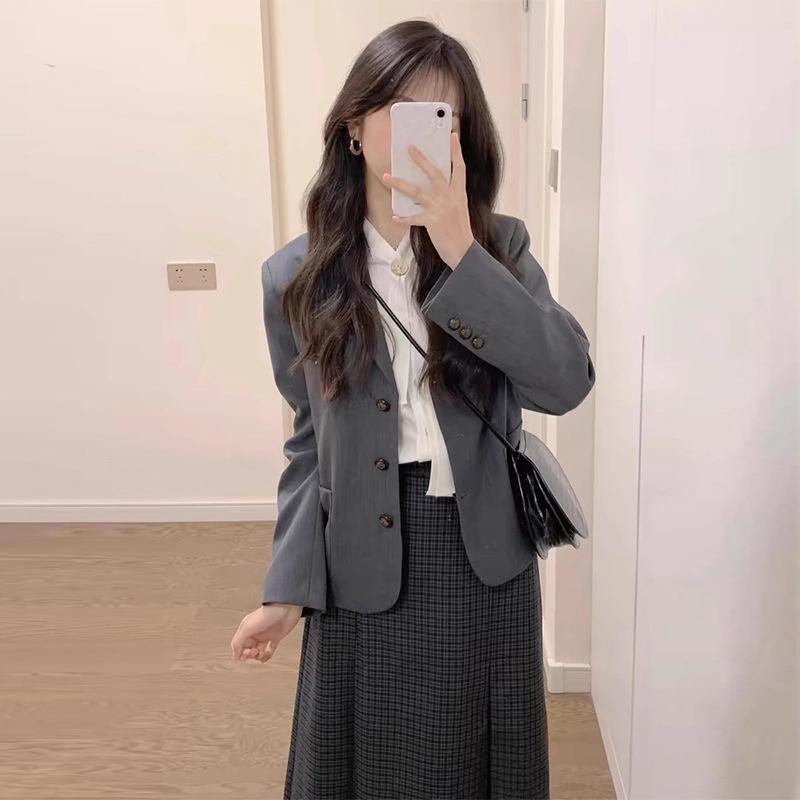 

Women s Gray Autumn Blazer 2025: High-End, Unique, Petite Fit Small сірий колір