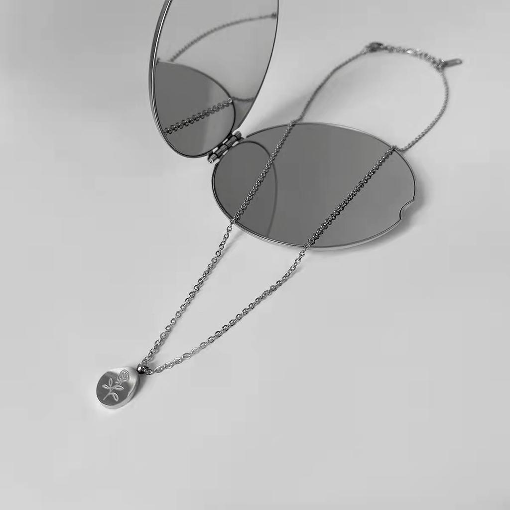 Tulip Necklace Female, New Design Sense Versatile Titanium Steel Necklace Cold Wind Temperament Fashion Collarbone Chain