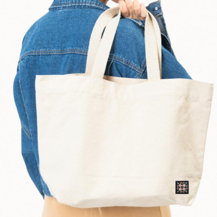 Flyqup Traditional Motif Embroidered Patch Set – 6 Pieces.