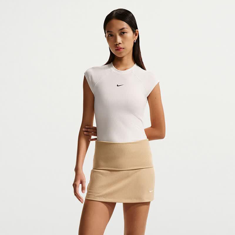 

NIKE Women s Yoga Sleeveless Knit Top S