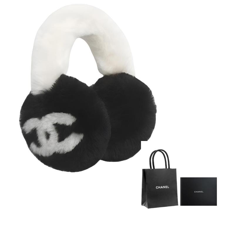 

CHANEL brand logo double-sided shearling sheep leather earmuffs same style for men and women, black/cream white чорний