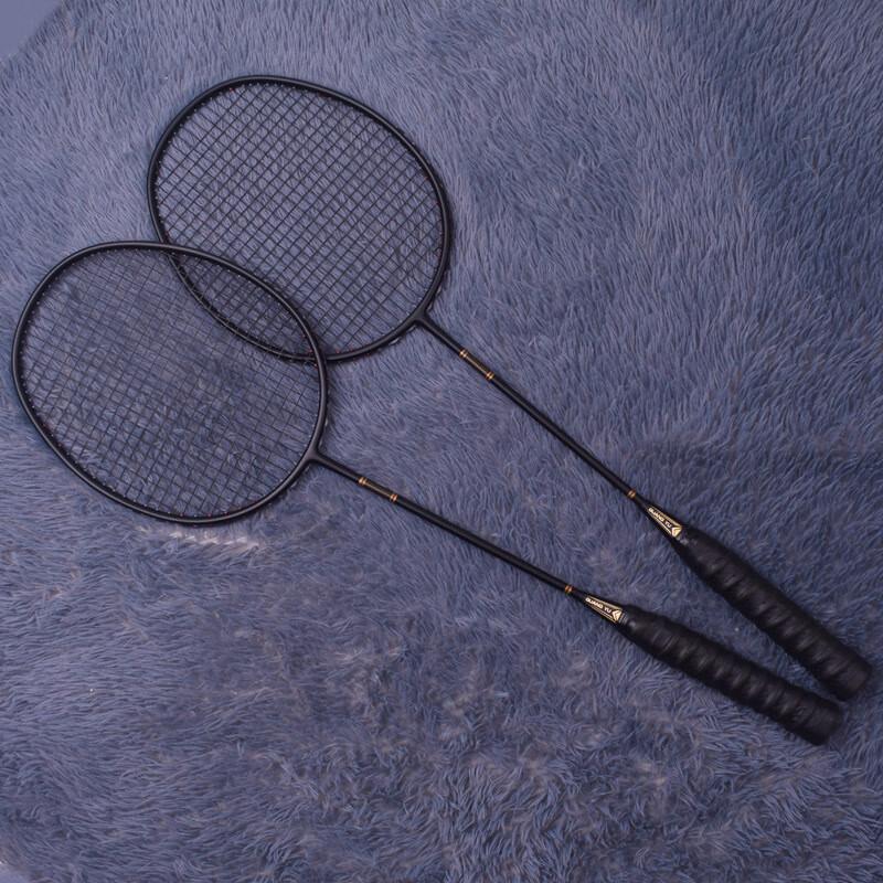 Luoweini Ultralight Carbon Fiber Badminton Racket Set