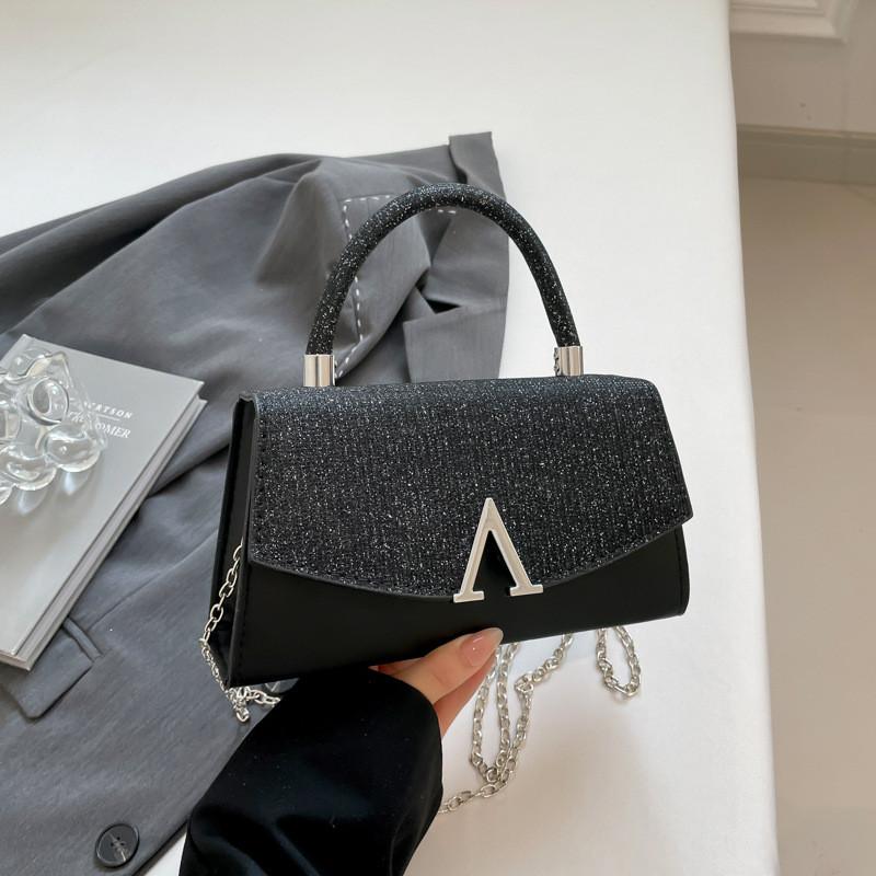 Letter Fashionable V Decoration With Glossy Material Women Chain Crossbody Bag