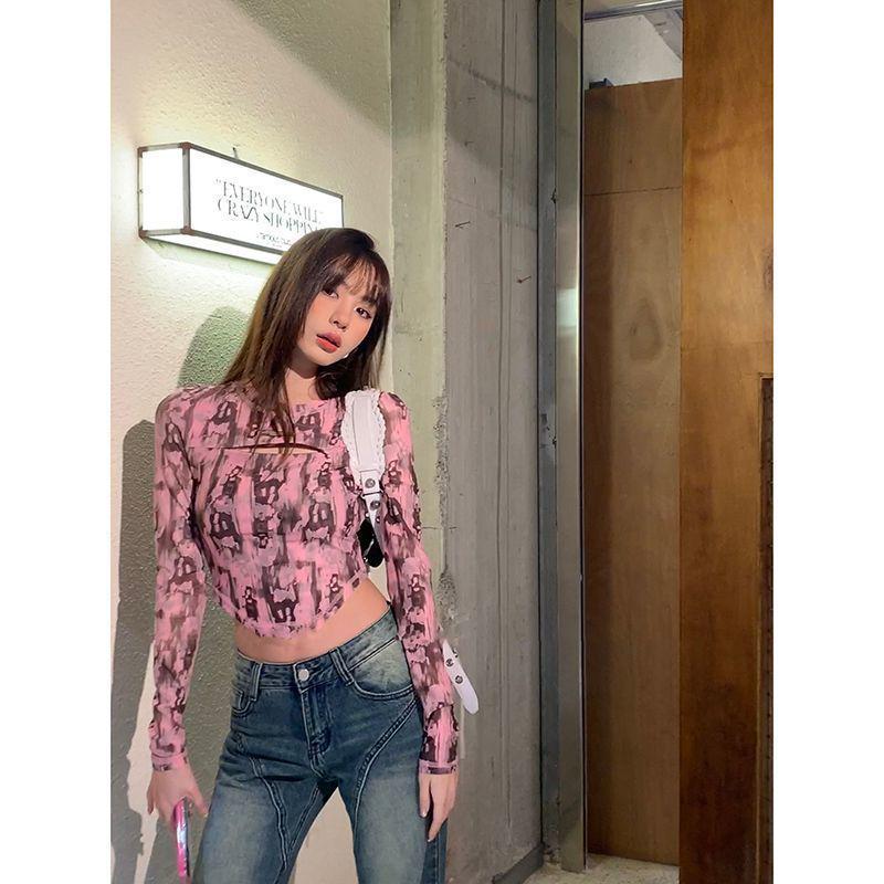 

Women s Retro Chic Long Sleeve Irregular Print T-Shirt - Spring Design, Sweet & Spicy Hong Kong Style Top. M, ~105 lbs