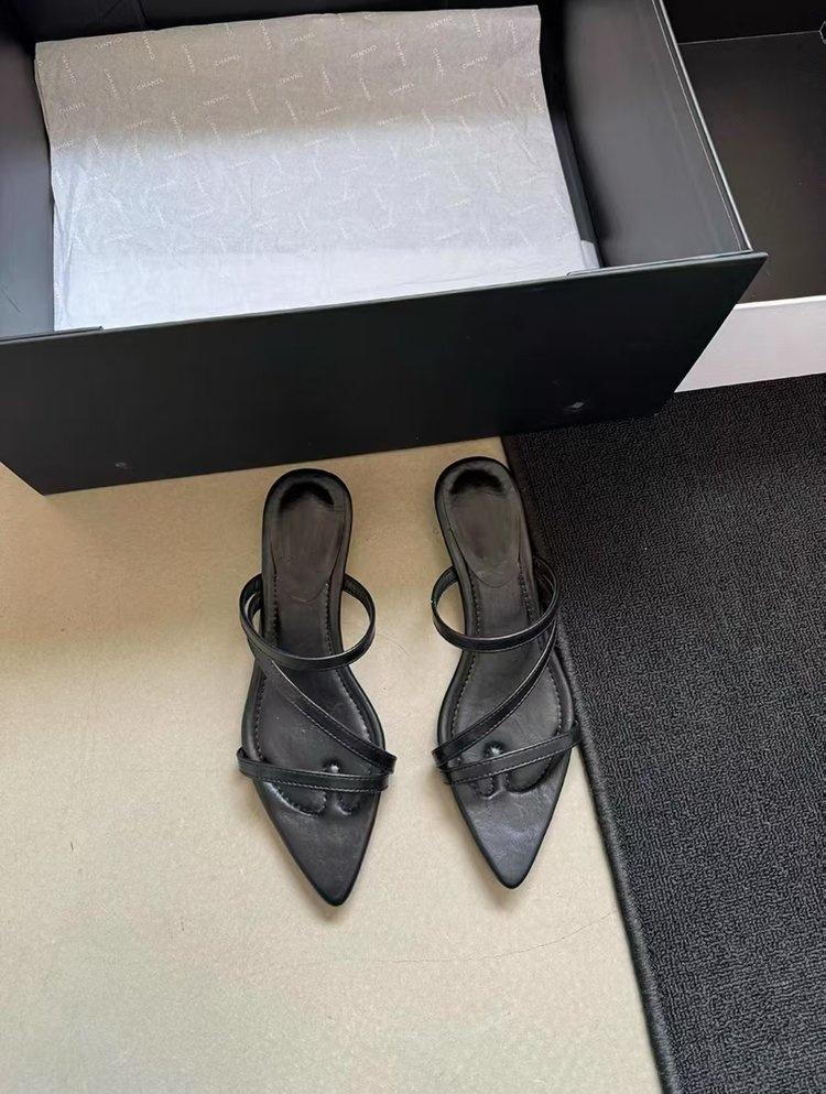 

Новые остроносые однословные тапочки темпераментные сандалии на низком каблуке с открытым носком сексуальные и красивые крутые тапочки 35 чёрный