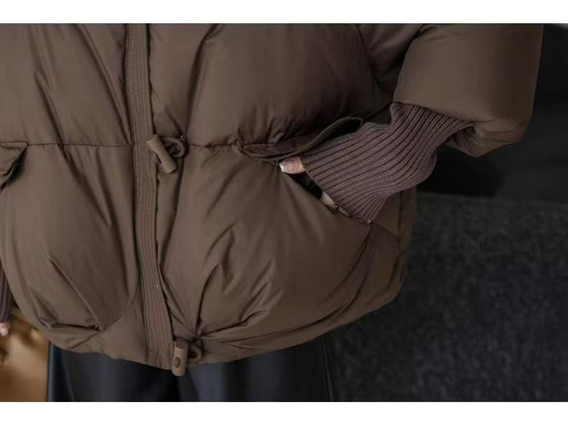 Women's Short Down Jacket: New Style Winter Cotton-Padded Coat with Large Fur Collar, High-End Design.