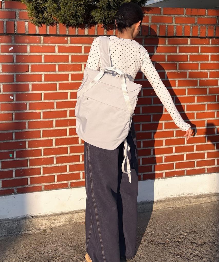 Mah Airy Daily Simple Backpack - Light Grey