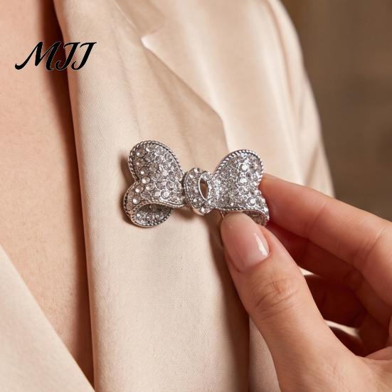 Daily Wear Fashion Jewelry Elegant Rhinestone Bow Brooch Pin for Women, Gold Tone Crystal Gift Her Lapel Pin, Accessory Wedding Party Dress Coat