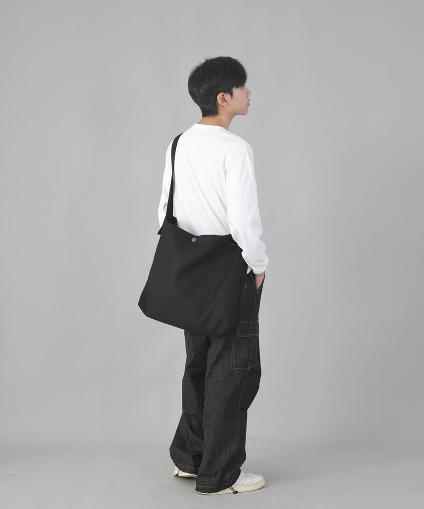 Saintcrew Minimal Oversized Crossbody Bag Mbc-121 Black