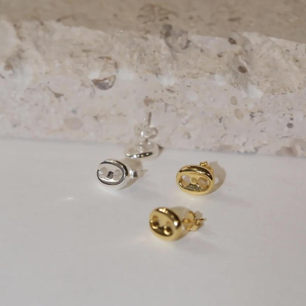 Elegant Metal Pig Nose Stud Earrings: 2024 Hot Autumn/Winter Style for Women