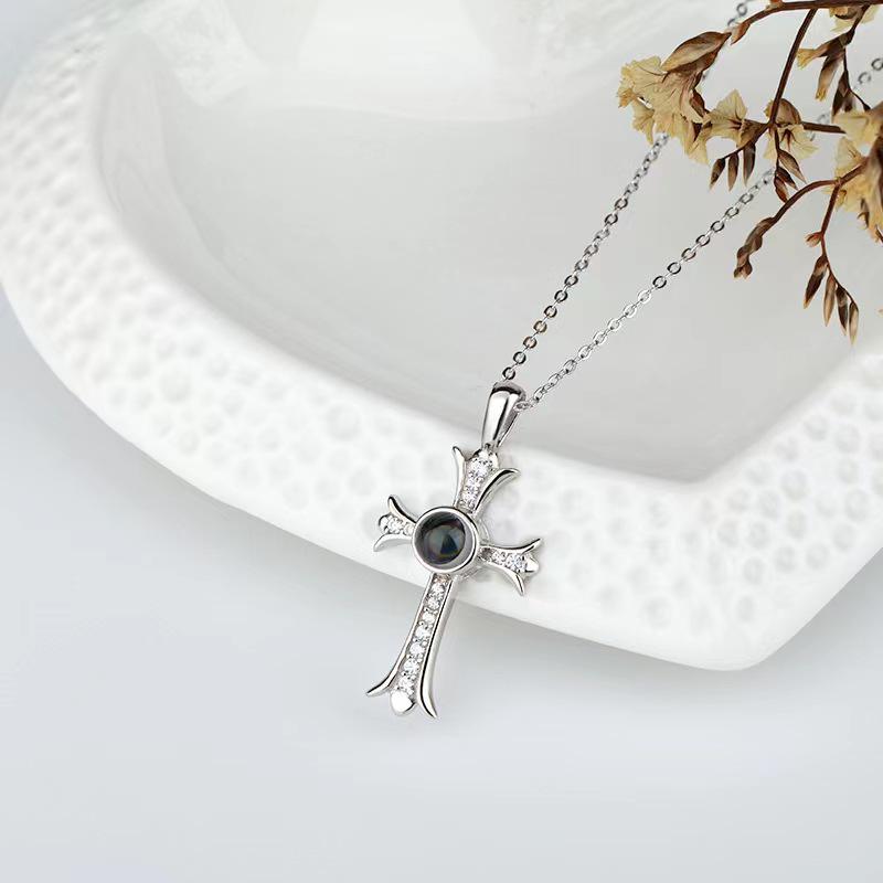 Multilingual Projection Necklace: Customizable Titanium Steel, Non-Fading, with Color Photo Engravings