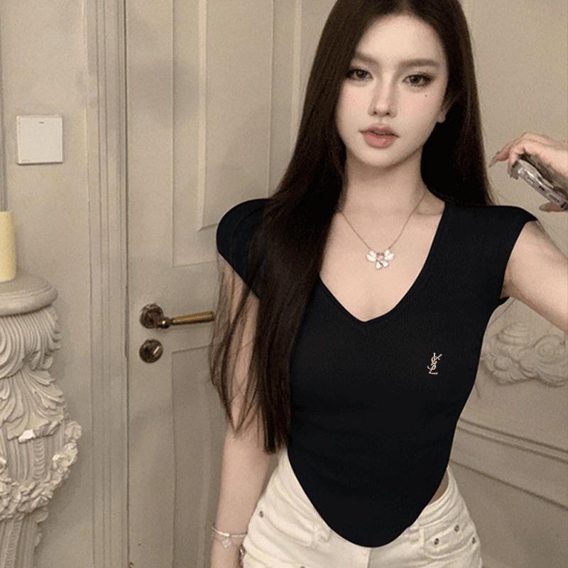 Chic Irregular V-Neck Crop Top – Flattering Summer Short-Sleeve for Women