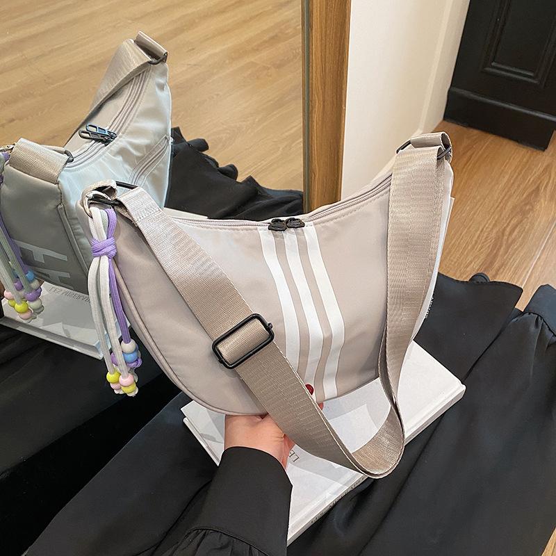 Summer Waterproof Nylon Cloth Bag Women's New Casual Messenger Dumpling Bag Versatile Ins Popular Shoulder Bag