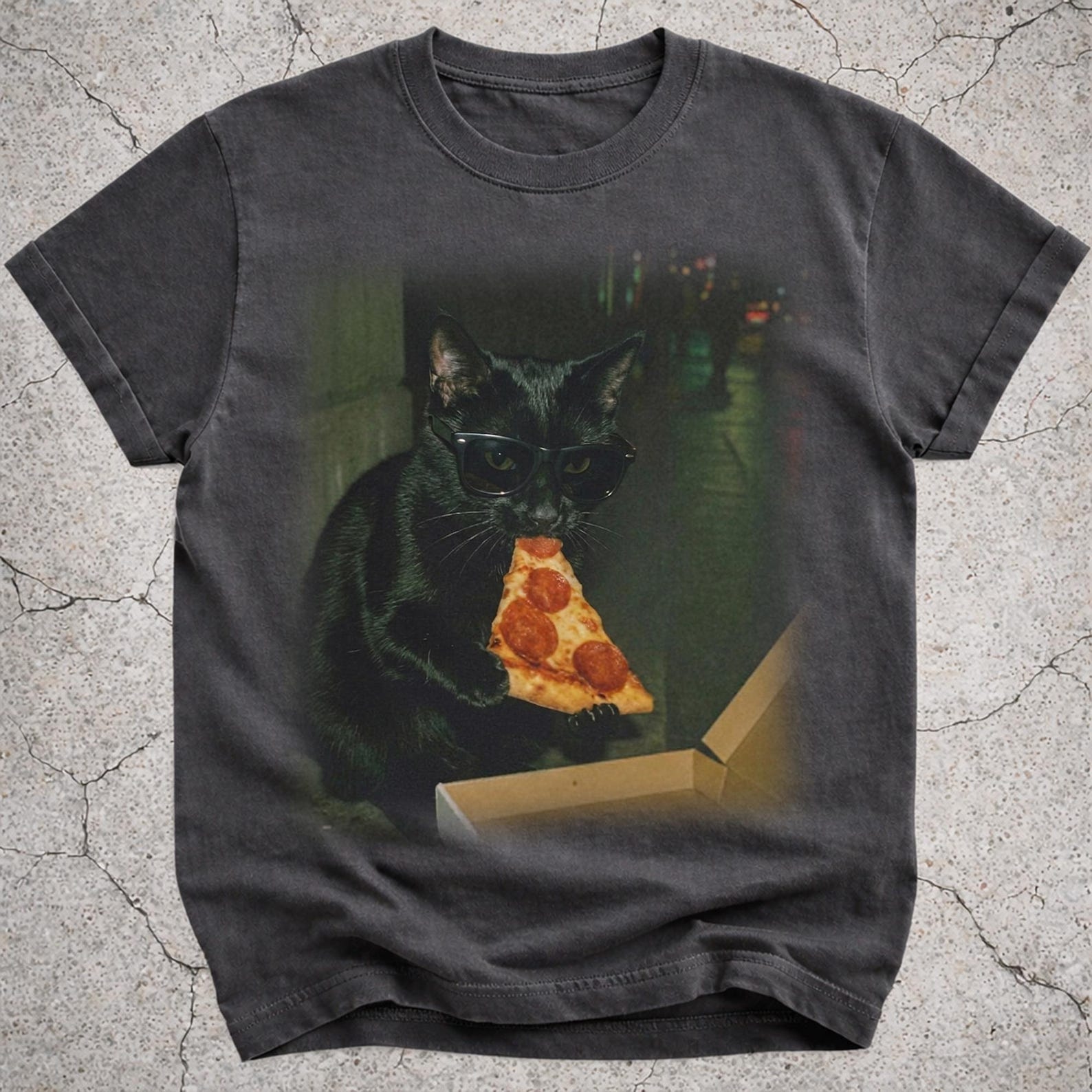 Black Cat Eating Pizza Shirt, Funny Cat Pizza Meme Tee, Silly Black Cat Graphic T-Shirt, Novelty Pizza Lover Gift for Cat Mom Dad 2XL