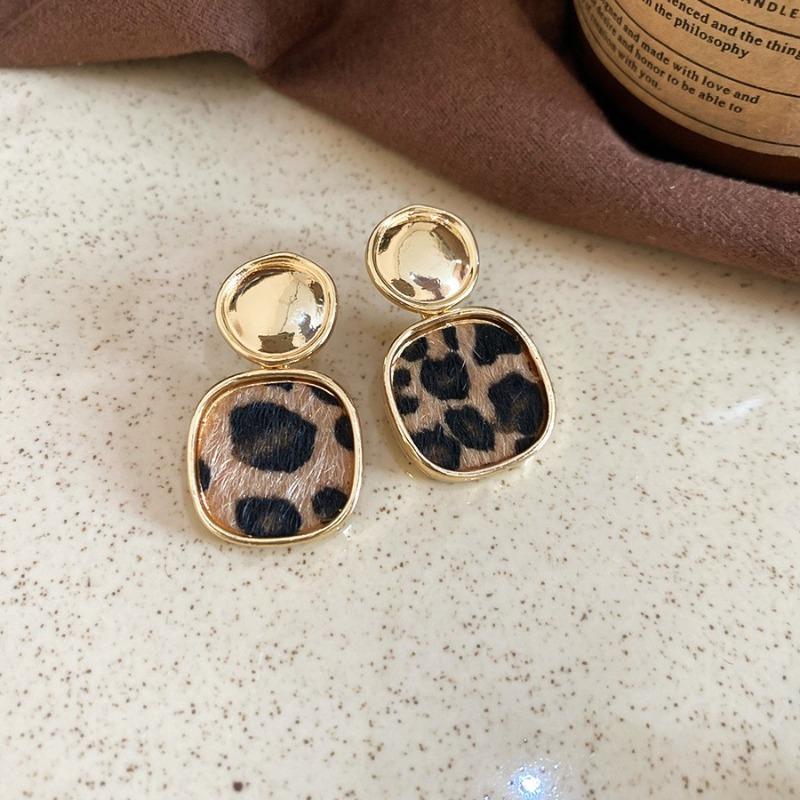 Silver Needle Leopard Geometric Earrings Vintage Maillard Temperament Premium Stud Earrings Fashion Daily Commuter Earrings