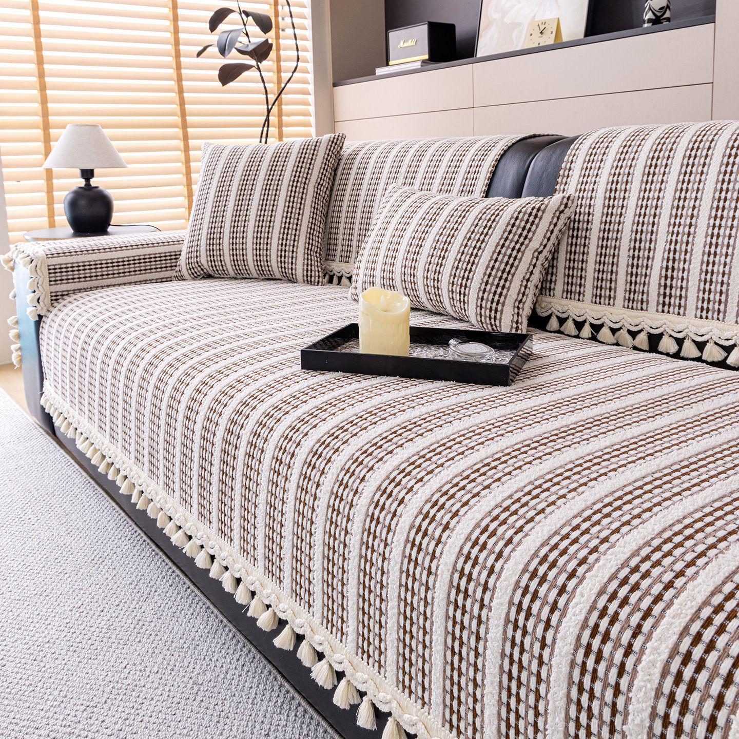 

Checked Jacquard Fringe Sofa Cover for All Seasons Straight Row Anti Slip Sofa Cushion Soft and Skin Friendly One-piece Laying 70x70cm