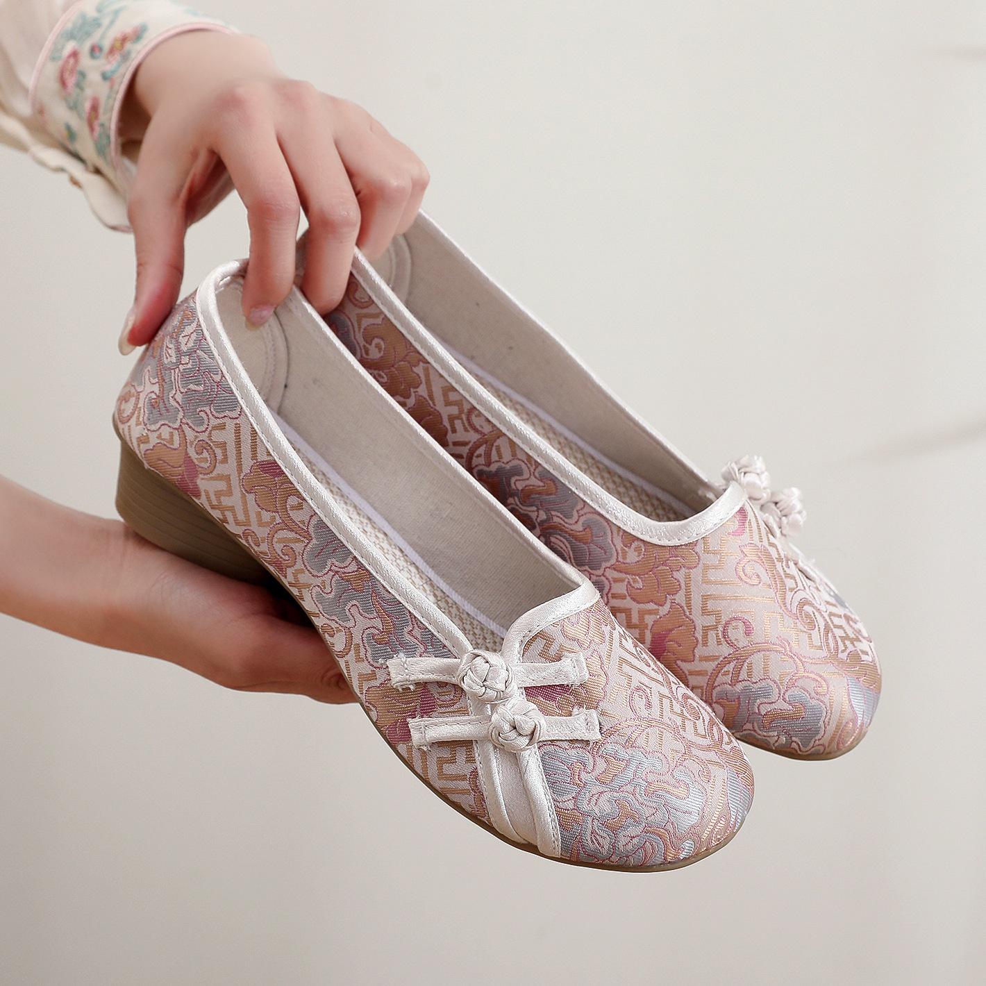 

2024 Вышитые туфли-чеонгсам в китайском стиле - женская обувь из этнической ткани в ретро-стиле 36 розовый