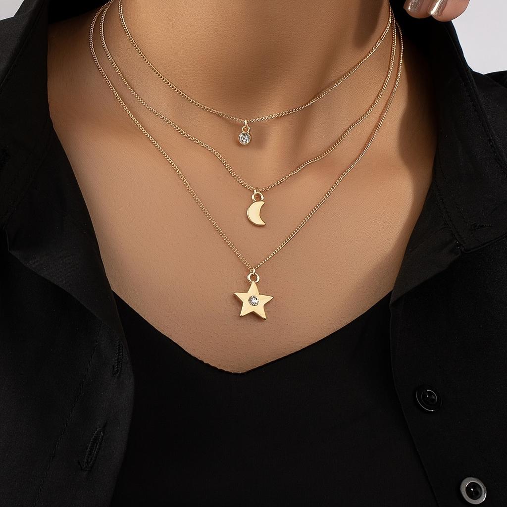 Stars, moons, gemstone pendants, three-layer necklaces, layered with layered temperament, elegant and fashionable commuter stars